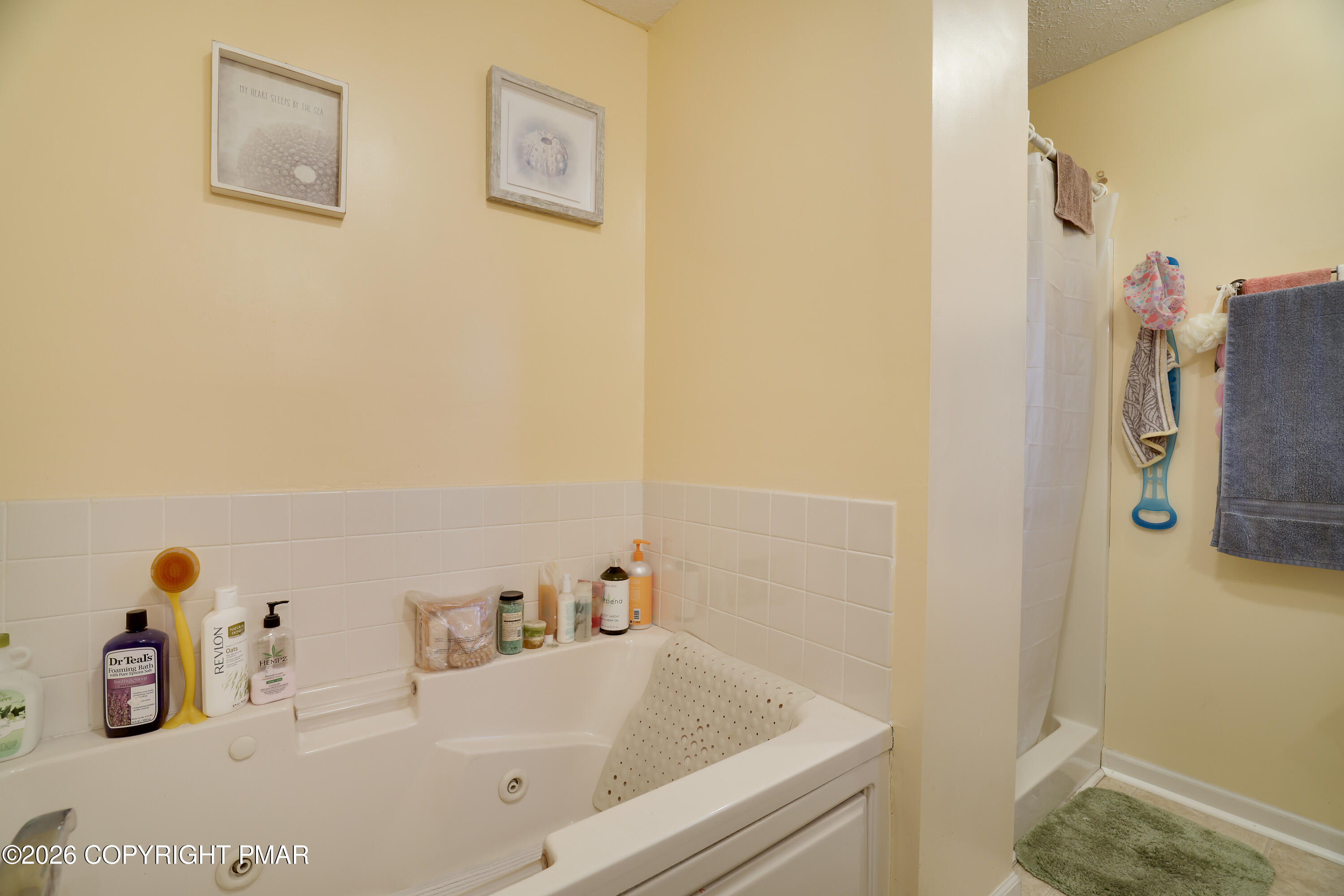 2137 Freedom Way Pocono Summit, PA 18346 - Photo 15 of 71 16-RBP53935