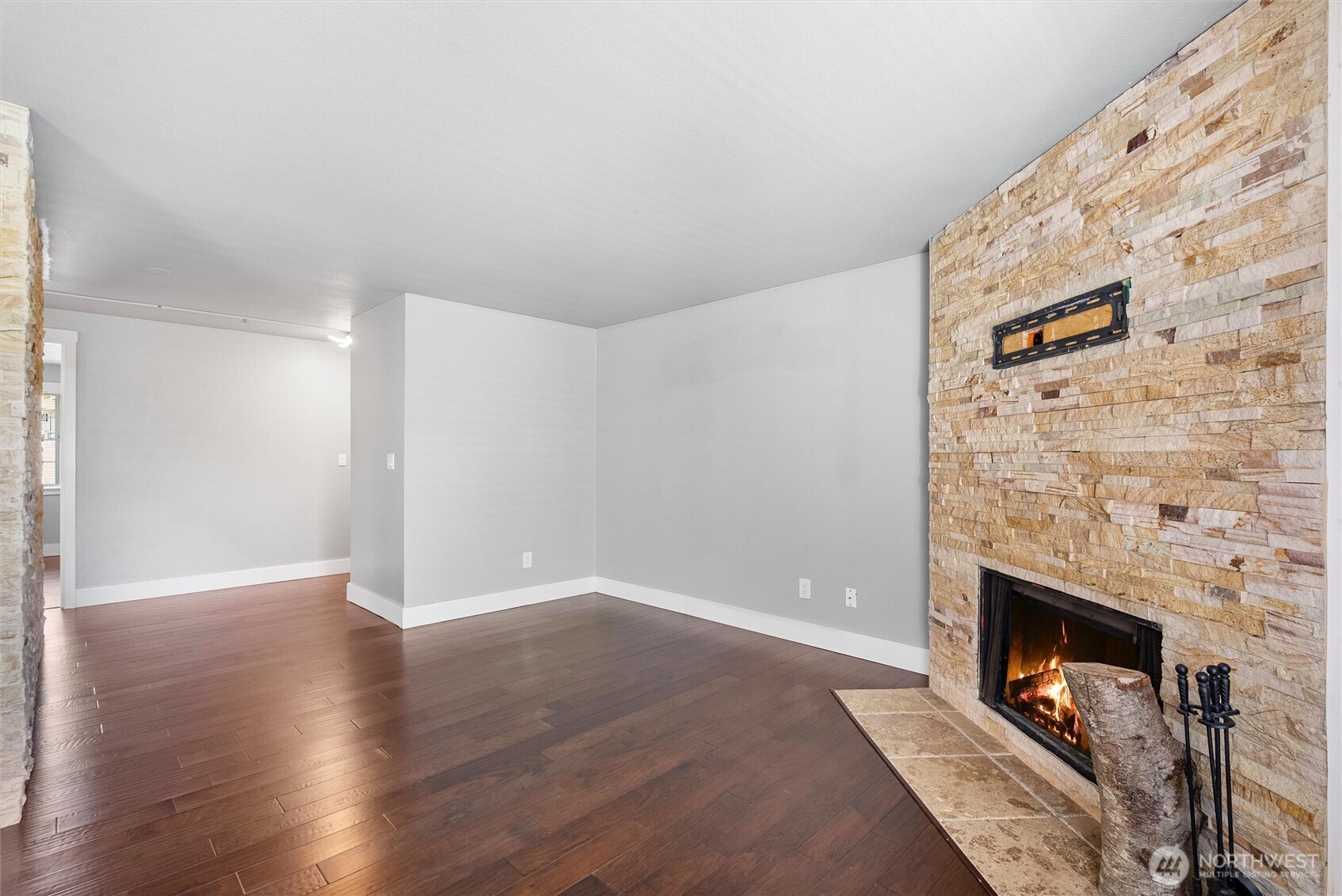 12404 East Gibson Road, Unit M202 Everett, WA 98204 - Photo 10 of 28