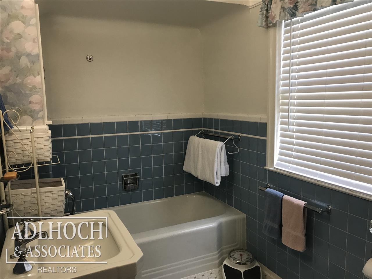 734 Pemberton Road Grosse Pointe Park, MI 48230 - Photo 13 of 23