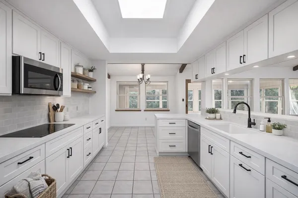 $672,500 | 806 Country Club Road, Georgetown, TX 78628