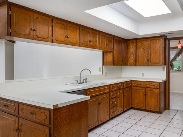 $672,500 | 806 Country Club Road, Georgetown, TX 78628