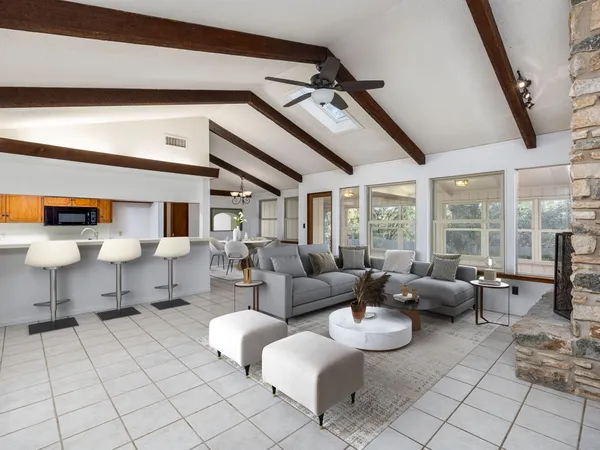 $672,500 | 806 Country Club Road, Georgetown, TX 78628