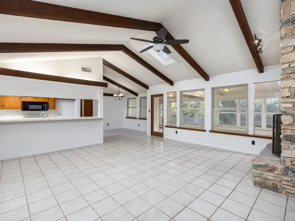 $672,500 | 806 Country Club Road, Georgetown, TX 78628