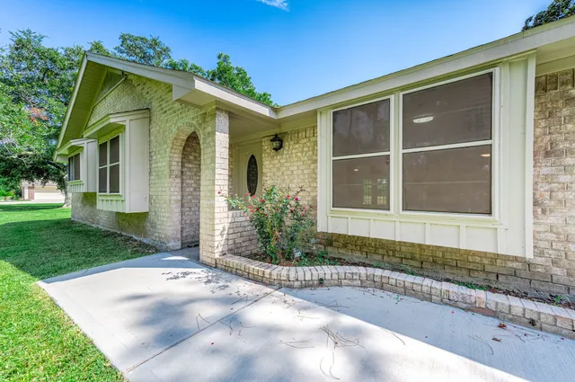 $475,000 | 13725 West 6th Street, Santa Fe, TX 77510