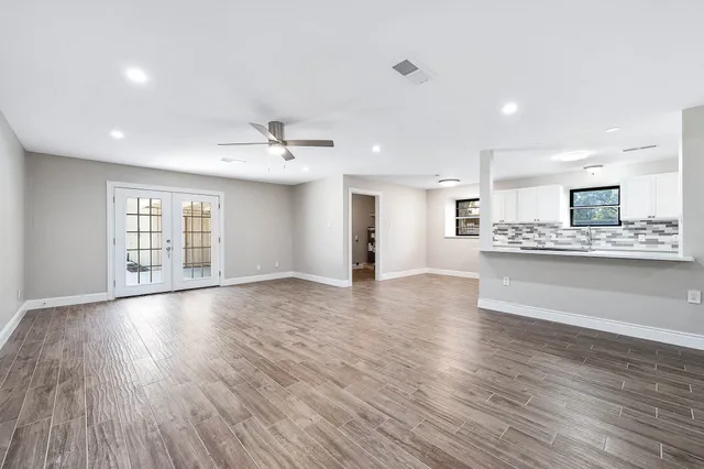 $475,000 | 13725 West 6th Street, Santa Fe, TX 77510