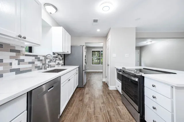 $475,000 | 13725 West 6th Street, Santa Fe, TX 77510