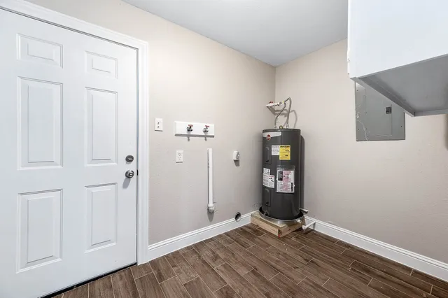 $475,000 | 13725 West 6th Street, Santa Fe, TX 77510