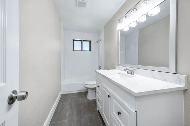 $475,000 | 13725 West 6th Street, Santa Fe, TX 77510