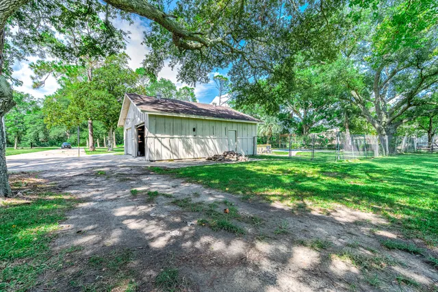 $475,000 | 13725 West 6th Street, Santa Fe, TX 77510