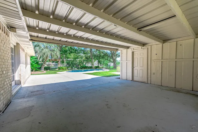 $475,000 | 13725 West 6th Street, Santa Fe, TX 77510