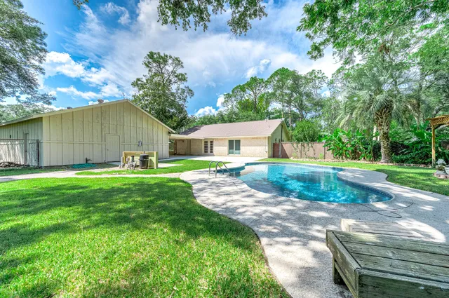 $475,000 | 13725 West 6th Street, Santa Fe, TX 77510