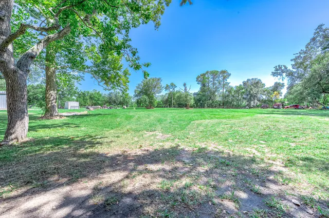 $475,000 | 13725 West 6th Street, Santa Fe, TX 77510