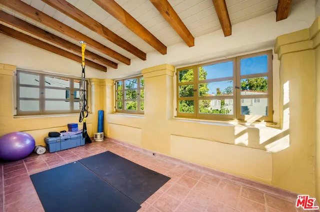 $15,000 | 500 North Las Palmas Avenue, Los Angeles, CA 90004