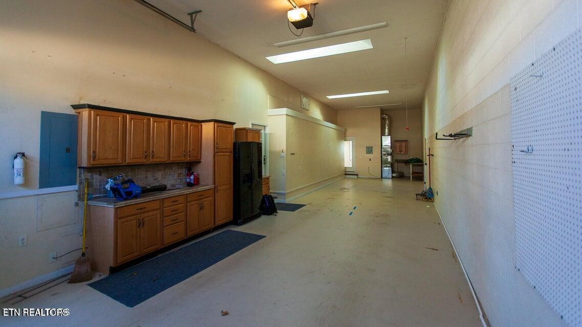 275 Hawthorn Loop Crossville, TN 38555 - Photo 10 of 59 20260112175531295872000000-o