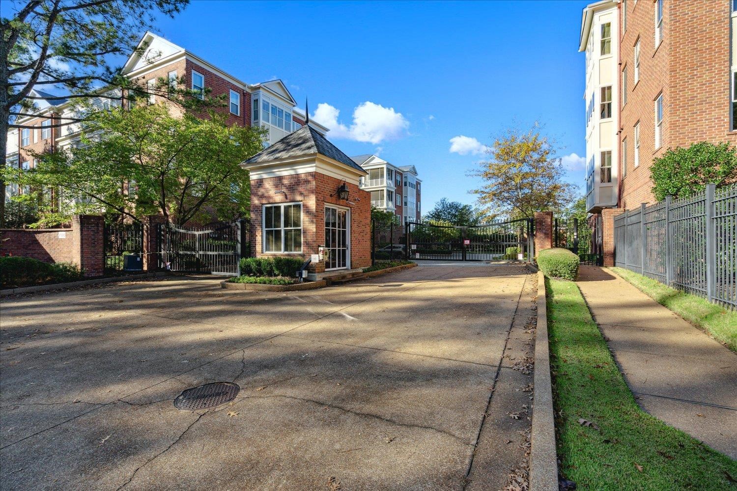591 Lexington Road, Unit 202 Memphis, TN 38117 - Photo 36 of 39 View of street