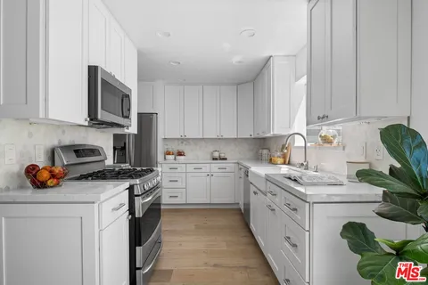 $1,695,000 | 2912 Montana Avenue, Unit 3, Santa Monica, CA 90403