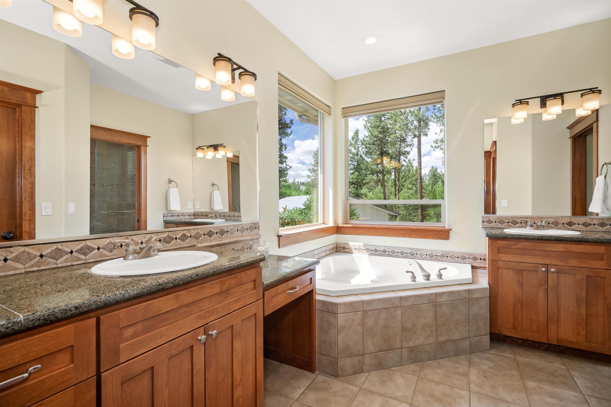 8801 East Day Road Mead, WA 99021 - Photo 14 of 44
