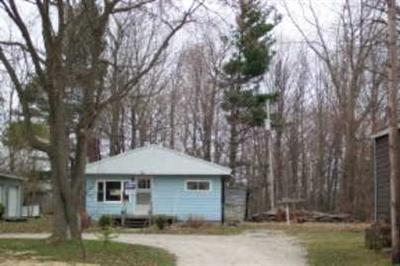 1421 Waldron Road South Crystal, MI 48818 - Photo 1 of 1 Primary Photo