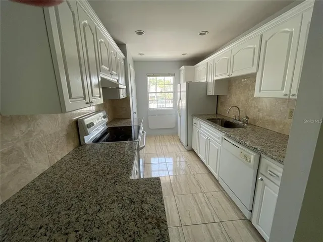 $1,750 | 919 Osceola Road, Unit 206, Belleair, FL 33756