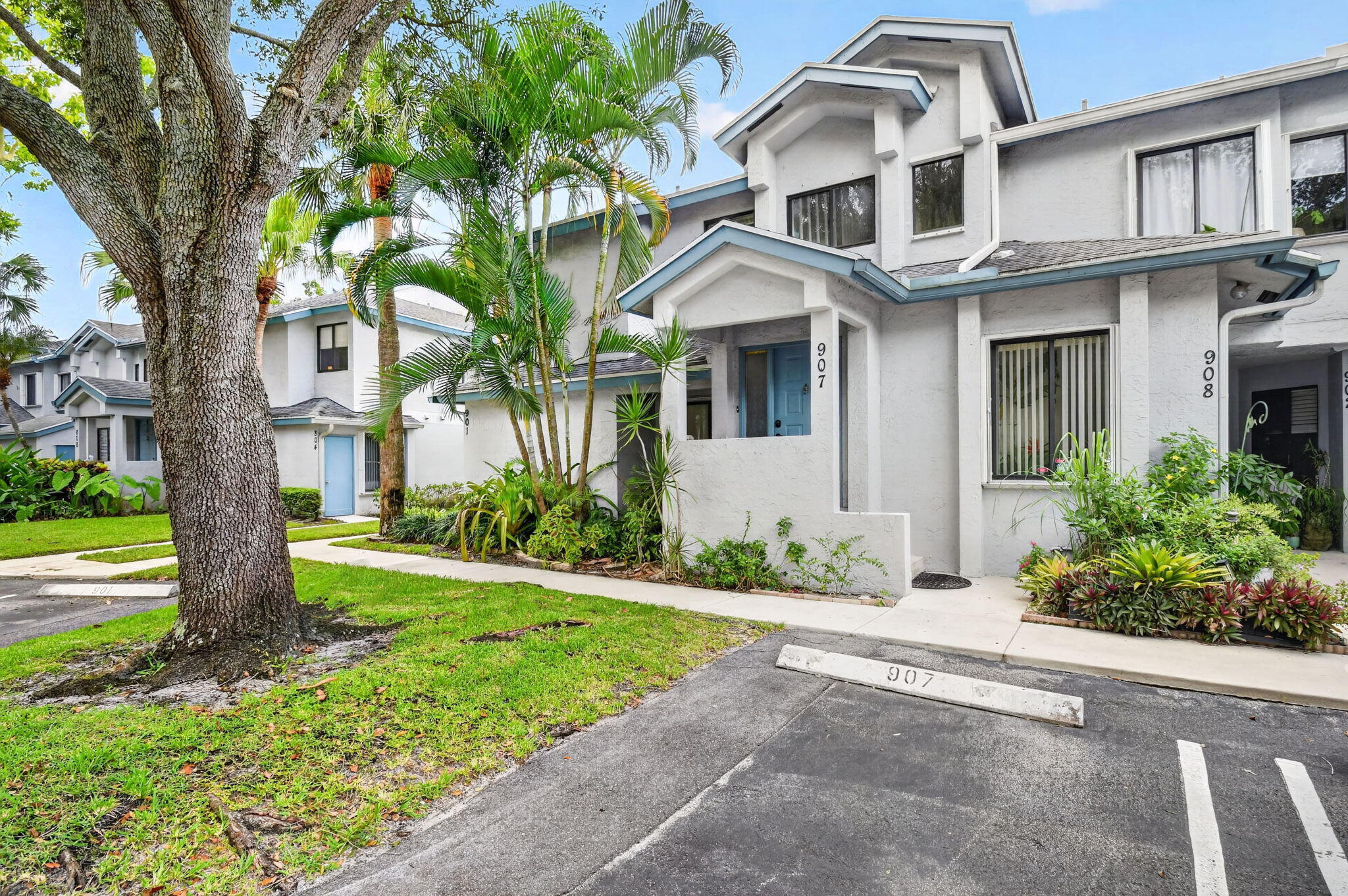 907 Harbour Pointe Way Greenacres, FL 33413 - Photo 5 of 87 Welcome Home
