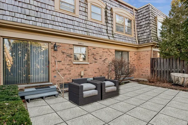 $539,000 | 19W014 Ave Normandy East, Oak Brook, IL 60523