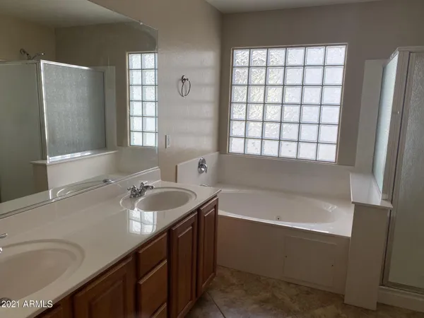 $2,350 | 33175 North Slate Creek Drive, San Tan Valley, AZ 85143