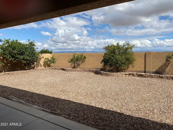 $2,350 | 33175 North Slate Creek Drive, San Tan Valley, AZ 85143