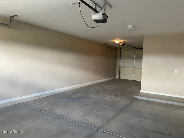 $2,350 | 33175 North Slate Creek Drive, San Tan Valley, AZ 85143