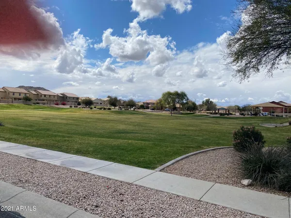 $2,350 | 33175 North Slate Creek Drive, San Tan Valley, AZ 85143