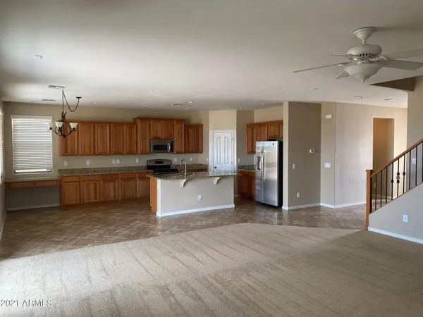 $2,350 | 33175 North Slate Creek Drive, San Tan Valley, AZ 85143