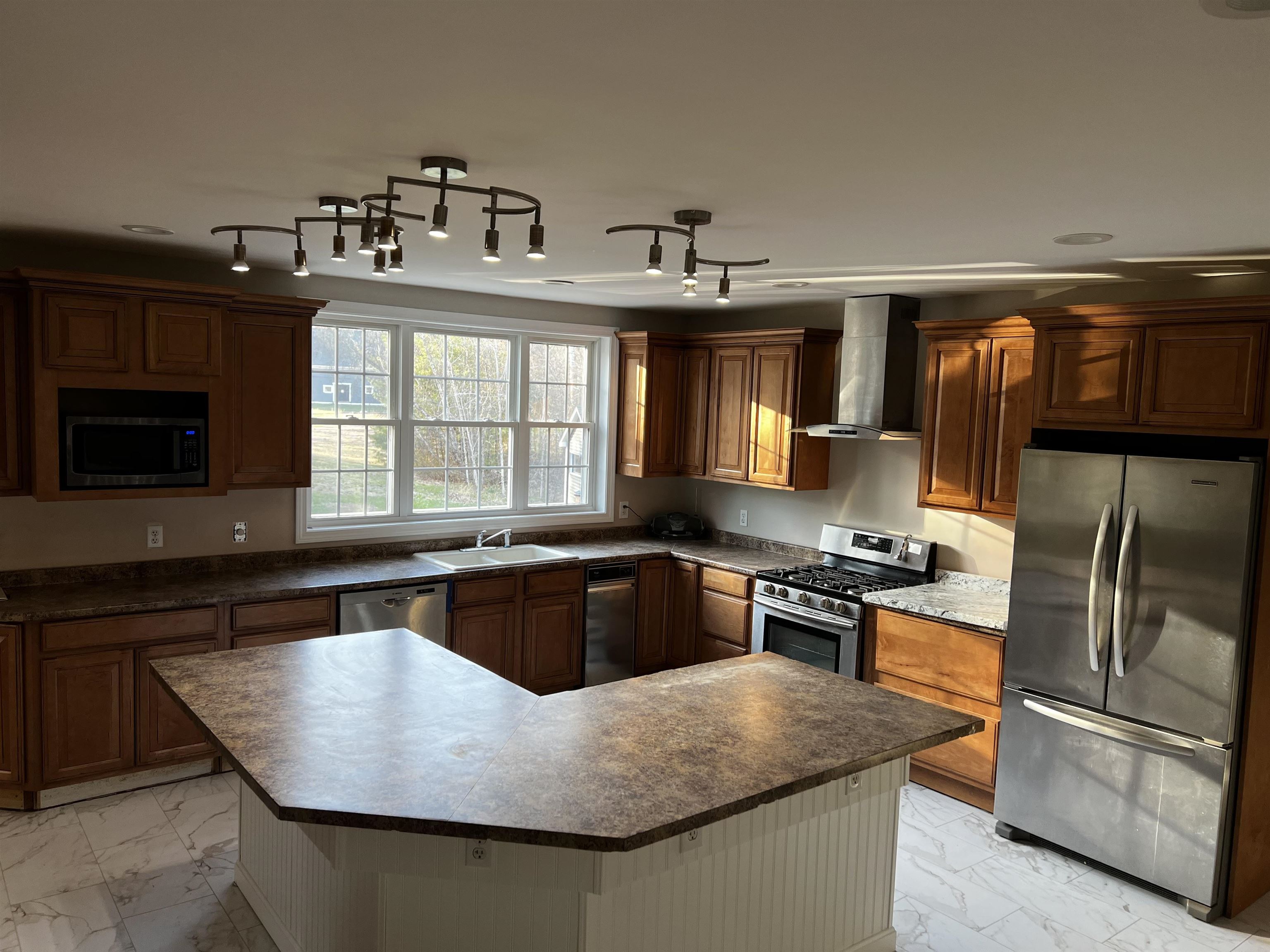 68 King Road Chichester, NH 03258 - Photo 17 of 39