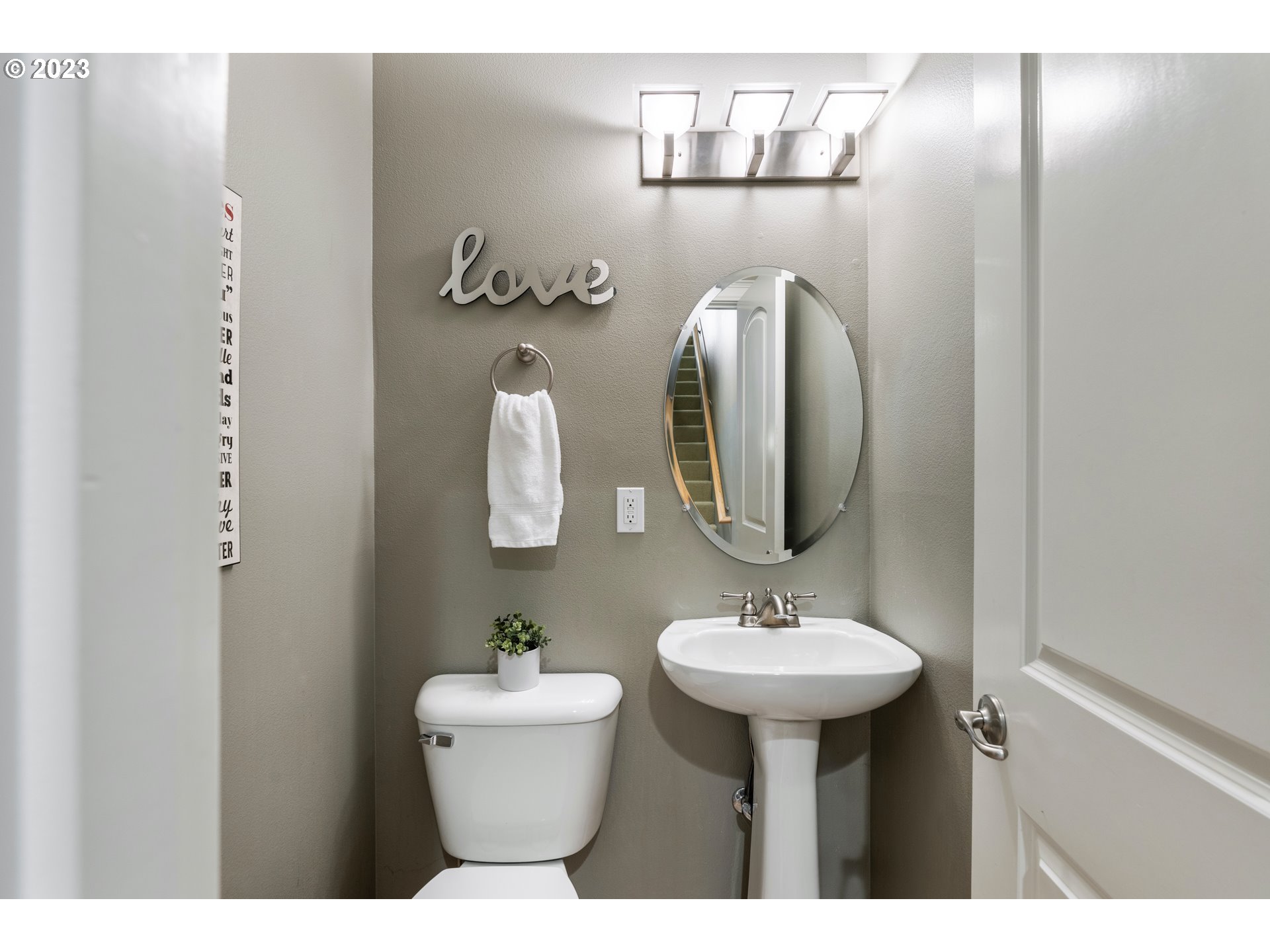 4926 Southwest View Point Terrace Portland, OR 97239 - Photo 24 of 46 Bathroom