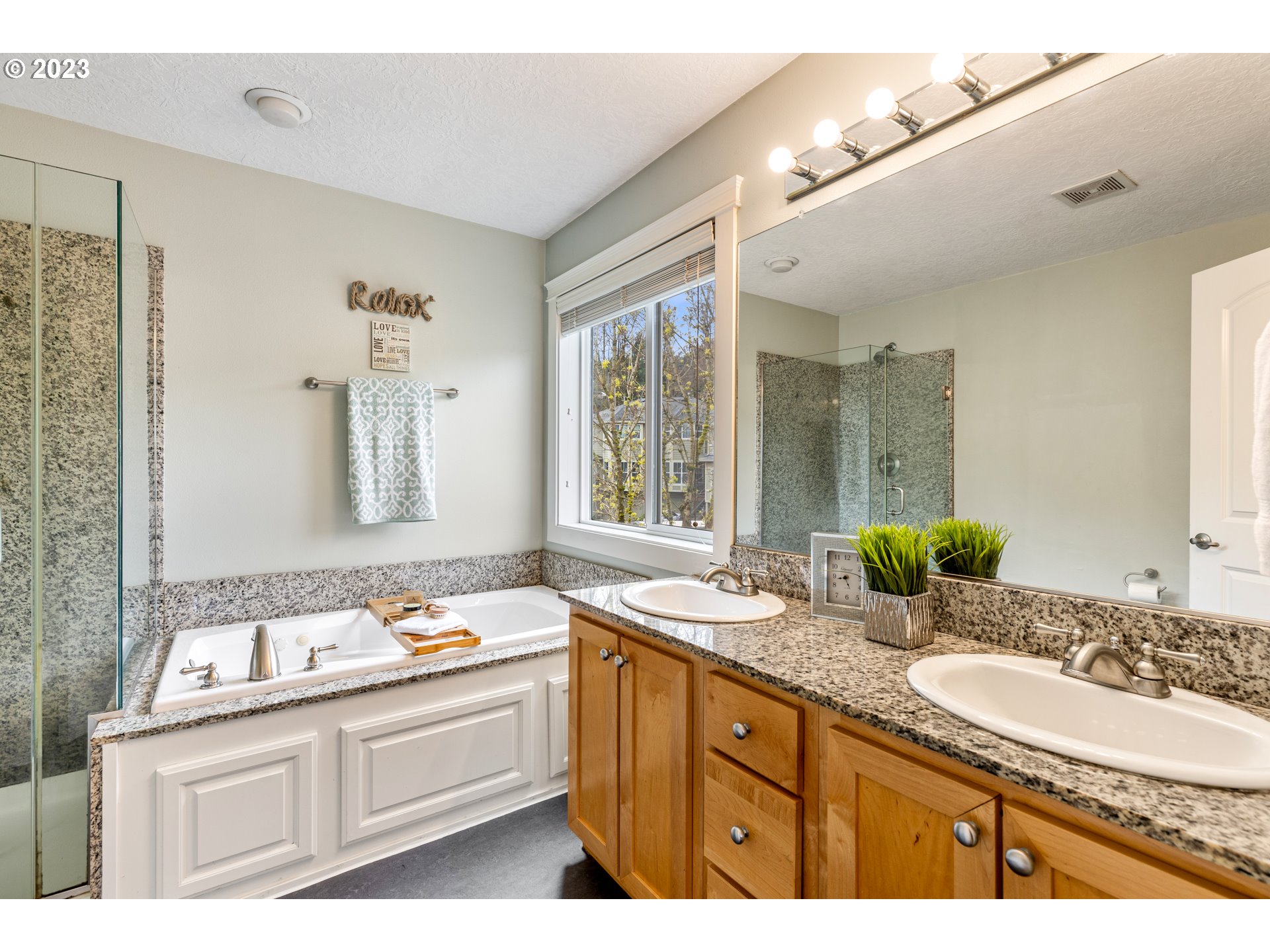 4926 Southwest View Point Terrace Portland, OR 97239 - Photo 29 of 46 Bathroom, Attached