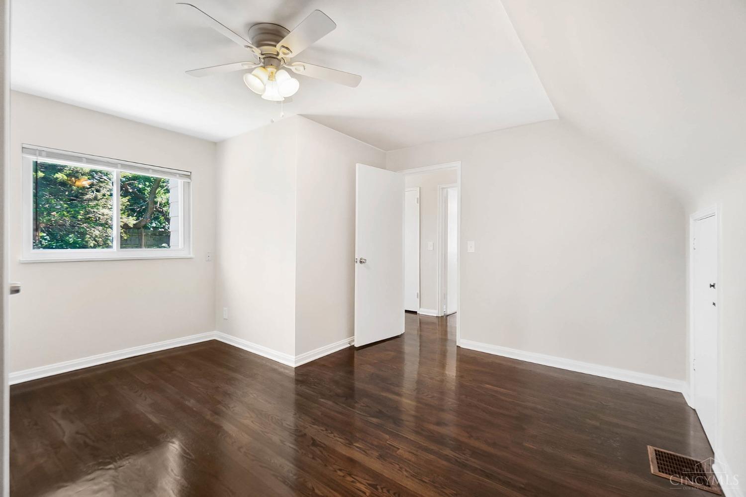 5546 Fairwood Road Cincinnati, OH 45239 - Photo 32 of 44 Gallery Image 32