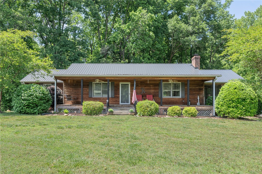 606 Mountain View Road Williamston, SC 29697 - Photo 2 of 48