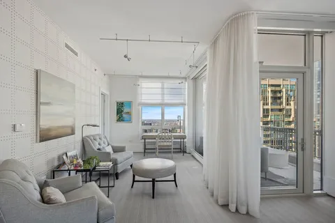 $2,300,000 | 55 East Erie Street, Unit 4301, Chicago, IL 60611