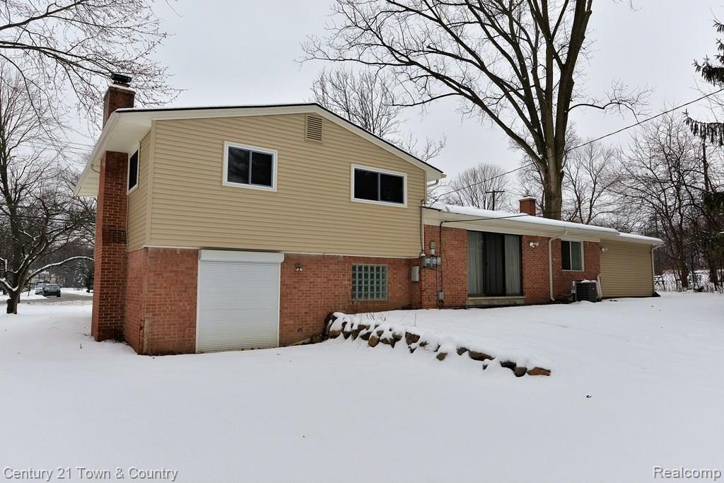 32900 Evergreen Road Franklin, MI 48025 - Photo 27 of 28 Rear Exterior 1 - 50 best.jpg