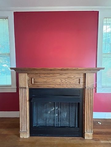 a view of empty room with window