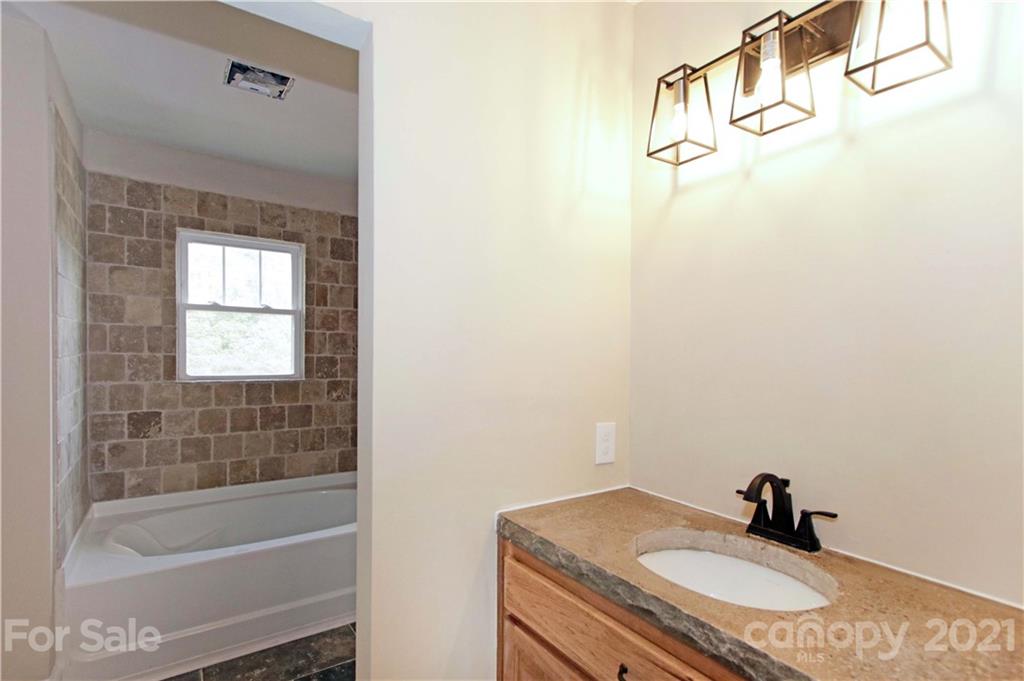 6425 Cheatham Ford Road Hiddenite, NC 28636 - Photo 11 of 40 Gallery Image 11