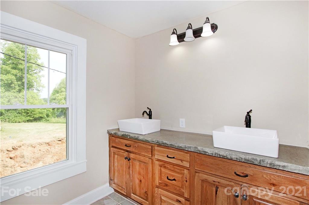 6425 Cheatham Ford Road Hiddenite, NC 28636 - Photo 13 of 40 Gallery Image 13