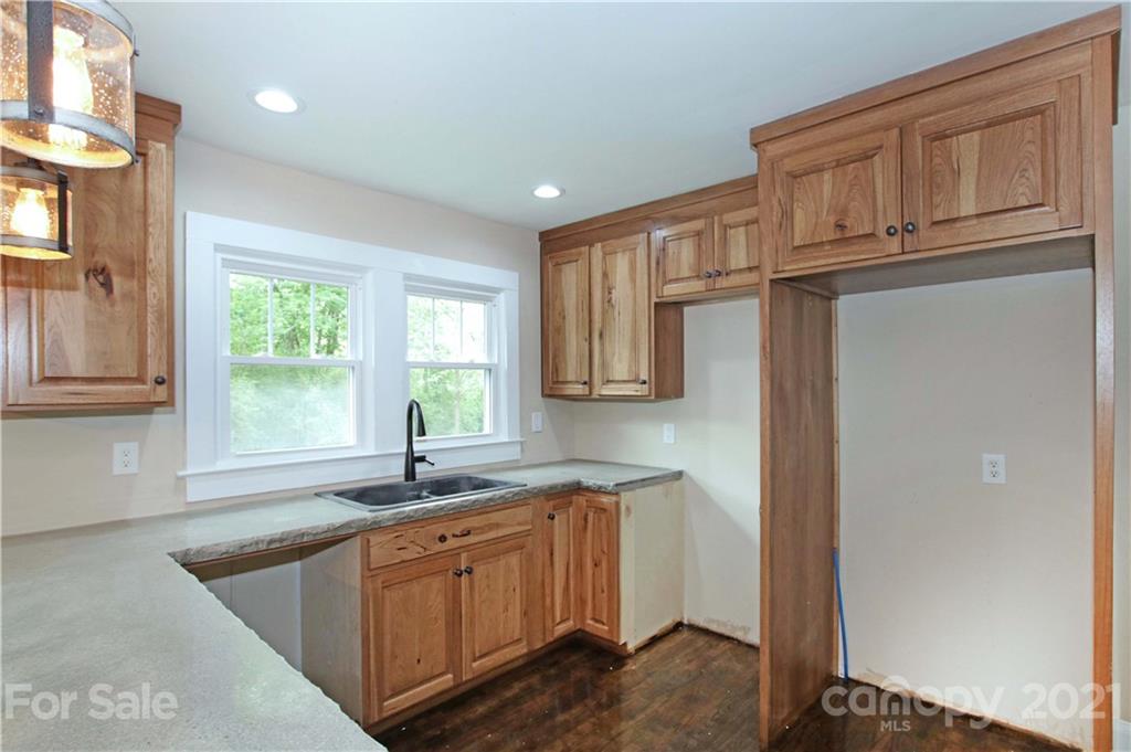 6425 Cheatham Ford Road Hiddenite, NC 28636 - Photo 4 of 40 Gallery Image 4