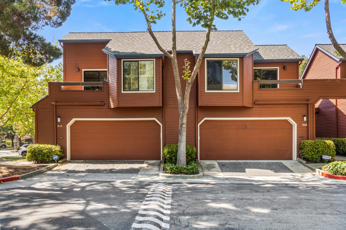 910 Wharfside Road San Mateo, CA 94404 - Photo 41 of 43 a front view of a house