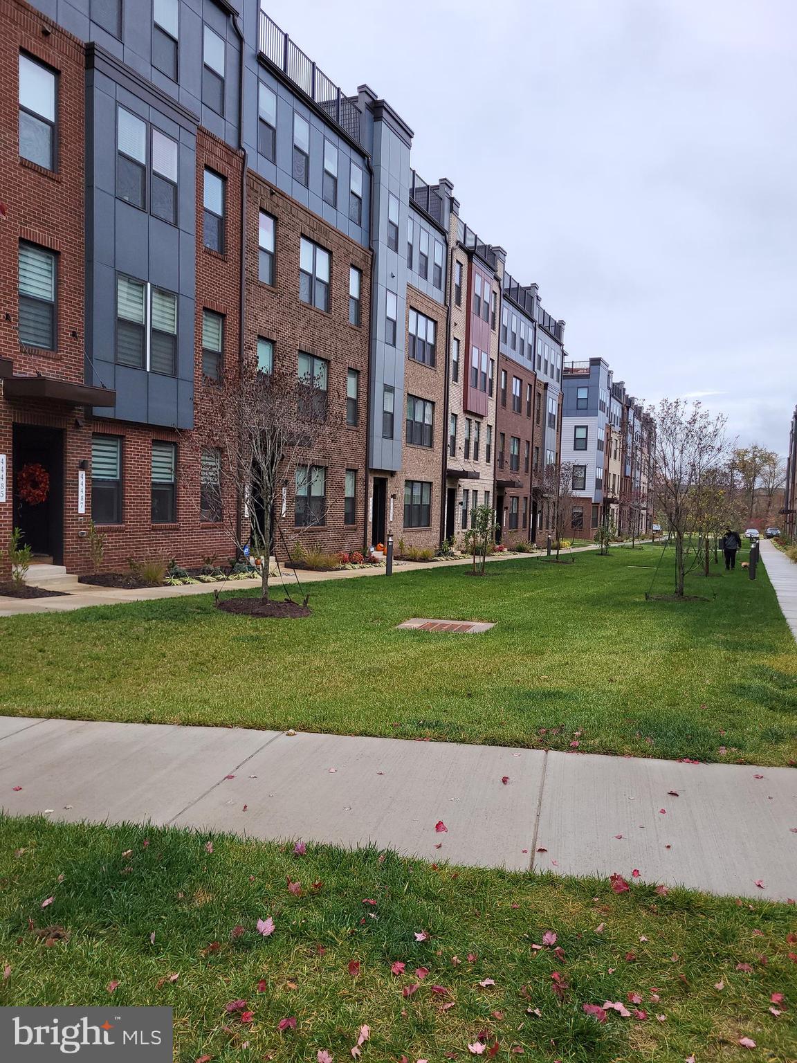 20338 Newfoundland Square Ashburn, VA 20147 - Photo 19 of 32