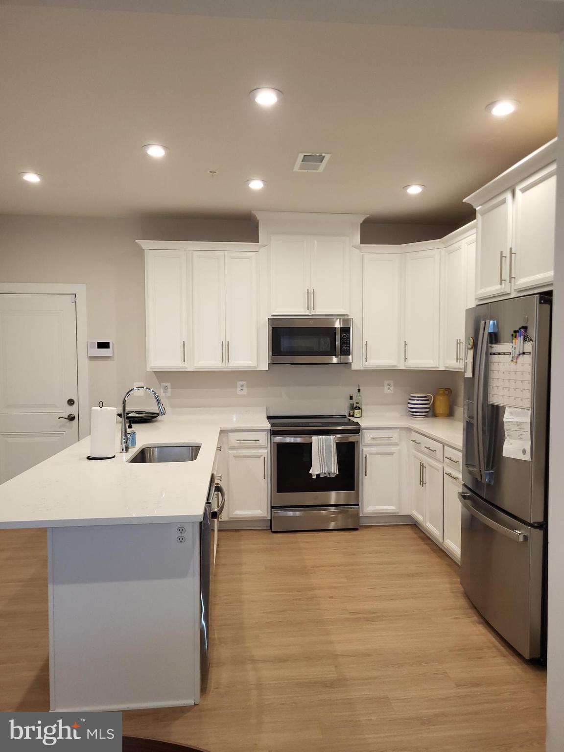 20338 Newfoundland Square Ashburn, VA 20147 - Photo 5 of 32