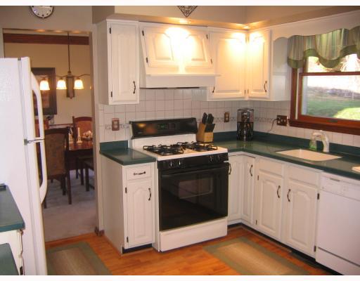 119 Countryview Drive McKees Rocks, PA 15136 - Photo 4 of 15 Kitchen. The spaciousness of this eatin kitchen will enthrall you. All appliances (including refrigerator and washer and dryer) are<BR/>included too! Don t miss the separate pantry too!
