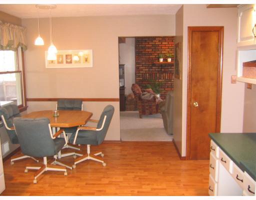 119 Countryview Drive McKees Rocks, PA 15136 - Photo 5 of 15 Kitchen. BRIGHT and BEAUTIFUL and oversized breakfast area. Note - separate pantry and great access to family center.