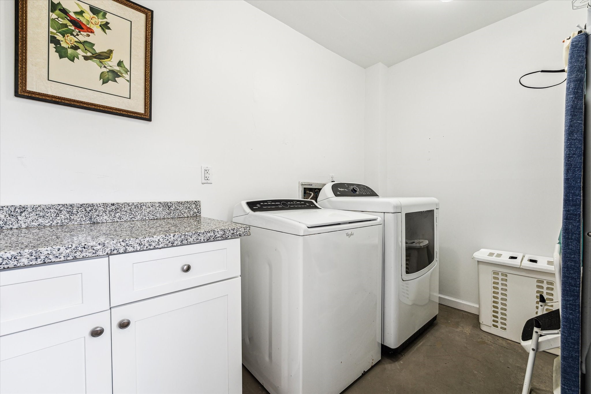1880 Saxony Lane Houston, TX 77058 - Photo 23 of 38 a utility room with dryer and washer