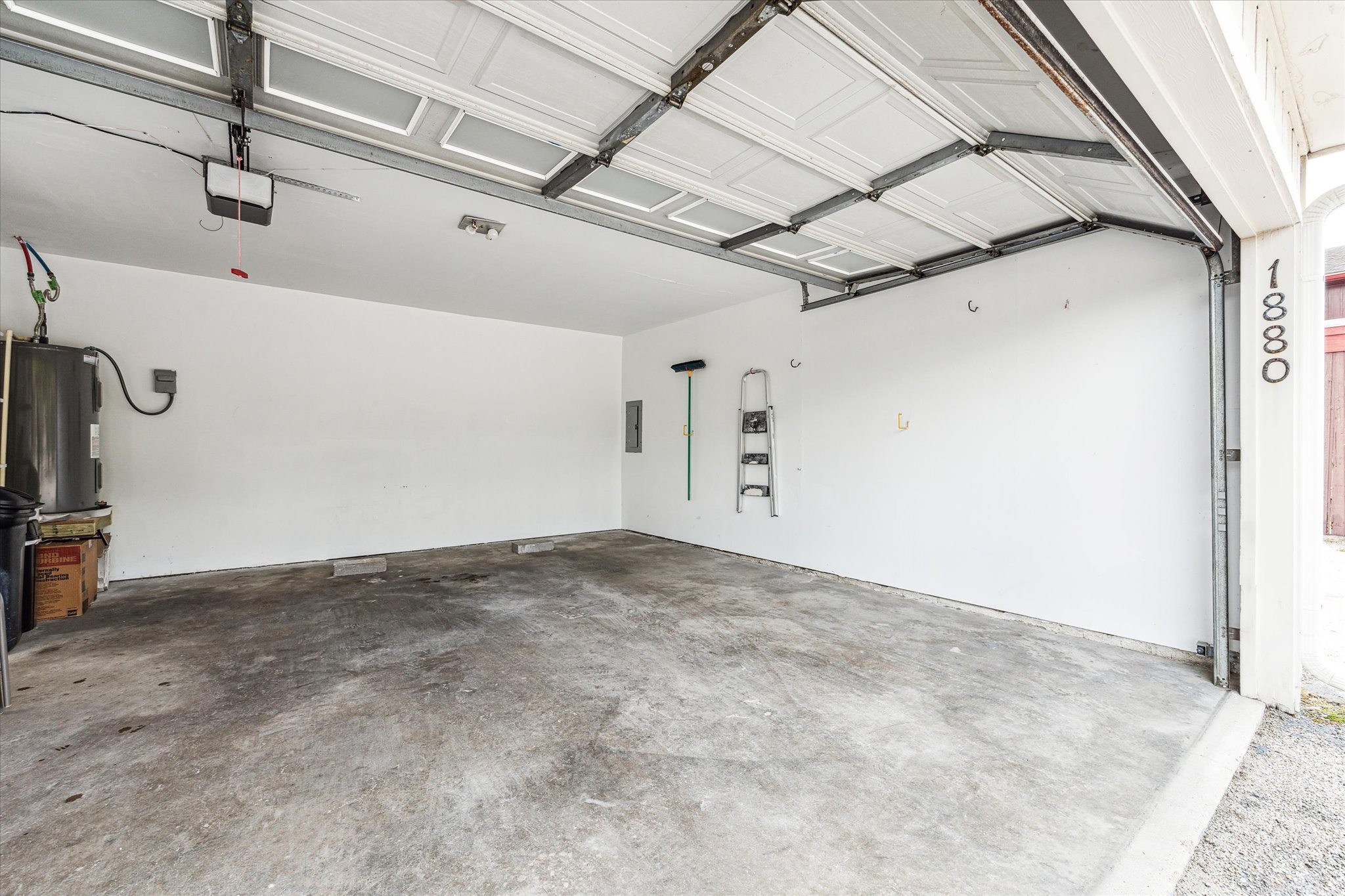 1880 Saxony Lane Houston, TX 77058 - Photo 24 of 38