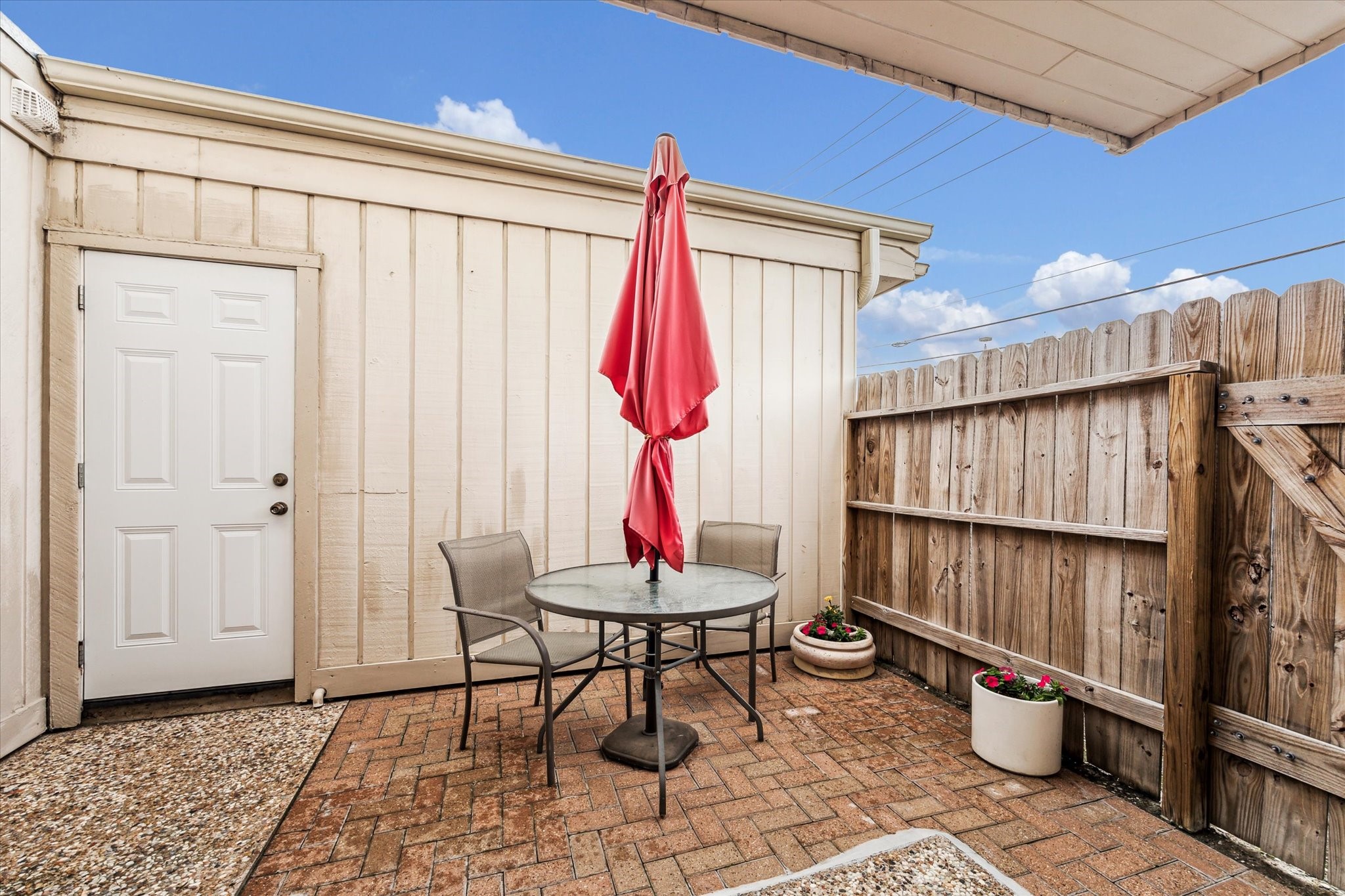 1880 Saxony Lane Houston, TX 77058 - Photo 26 of 38 a view of an outdoor space with porch