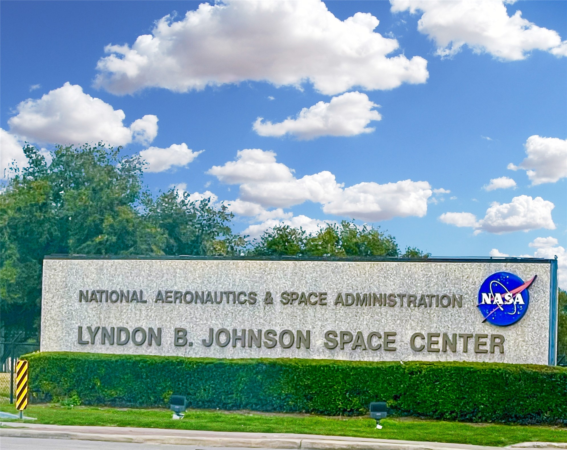 1880 Saxony Lane Houston, TX 77058 - Photo 36 of 38 a view of a sign board with an tree and the view